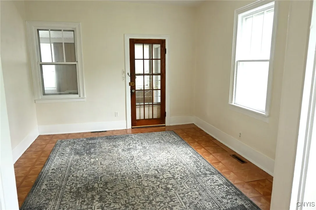 801 Ballantyne Road, Syracuse, New York 13207, Syracuse, New York 13207, 2 Bedrooms Bedrooms, 5 Rooms Rooms,1 BathroomBathrooms,Residential,Closed,801 Ballantyne Road, Syracuse, New York 13207,S1610916