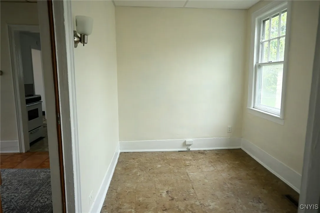 801 Ballantyne Road, Syracuse, New York 13207, Syracuse, New York 13207, 2 Bedrooms Bedrooms, 5 Rooms Rooms,1 BathroomBathrooms,Residential,Closed,801 Ballantyne Road, Syracuse, New York 13207,S1610916