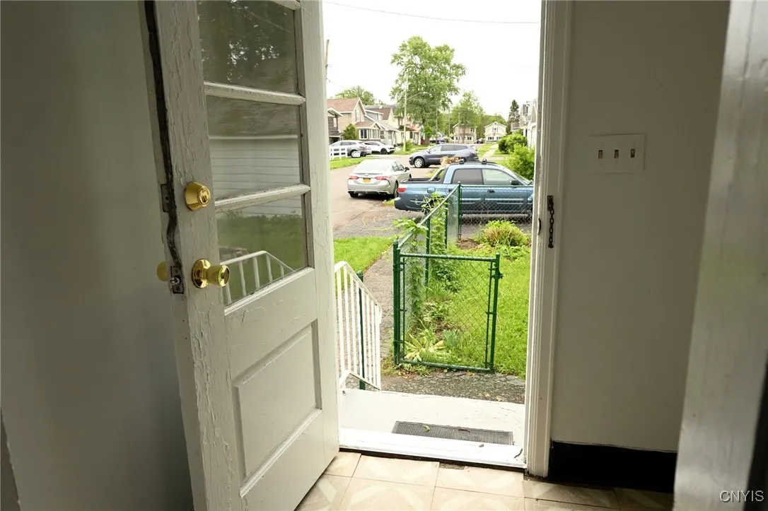 801 Ballantyne Road, Syracuse, New York 13207, Syracuse, New York 13207, 2 Bedrooms Bedrooms, 5 Rooms Rooms,1 BathroomBathrooms,Residential,Closed,801 Ballantyne Road, Syracuse, New York 13207,S1610916