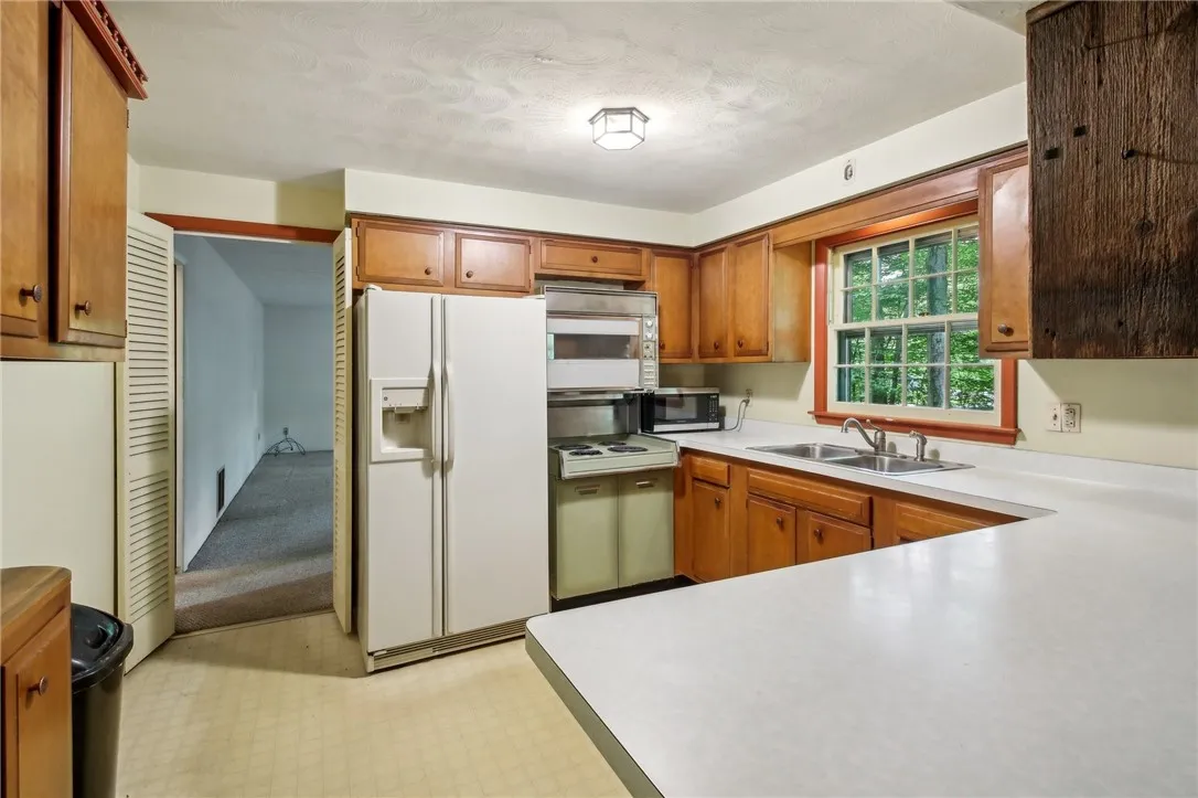 2463 Roosevelt Highway, Hamlin, New York 14464, Hamlin, New York 14464, 5 Bedrooms Bedrooms, 7 Rooms Rooms,2 BathroomsBathrooms,Residential,Closed,2463 Roosevelt Highway, Hamlin, New York 14464,R1610705