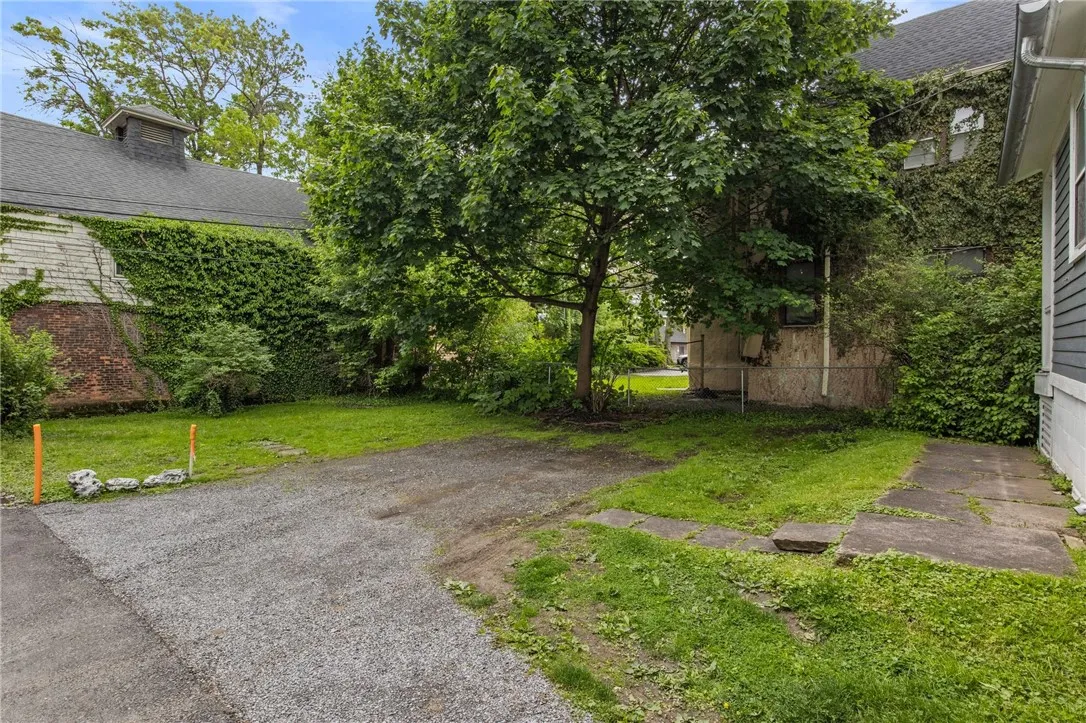 41 Vick Park A, Rochester, New York 14607, Rochester, New York 14607, 4 Bedrooms Bedrooms, ,3 BathroomsBathrooms,Residential,Closed,41 Vick Park A, Rochester, New York 14607,R1610879