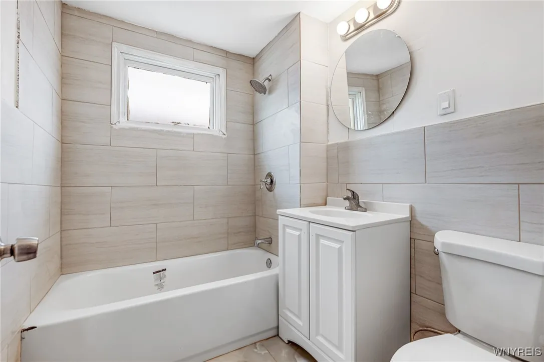 78 Alma Avenue, Buffalo, New York 14215, Buffalo, New York 14215, 5 Bedrooms Bedrooms, 8 Rooms Rooms,3 BathroomsBathrooms,Residential,For Sale,78 Alma Avenue, Buffalo, New York 14215,B1611042