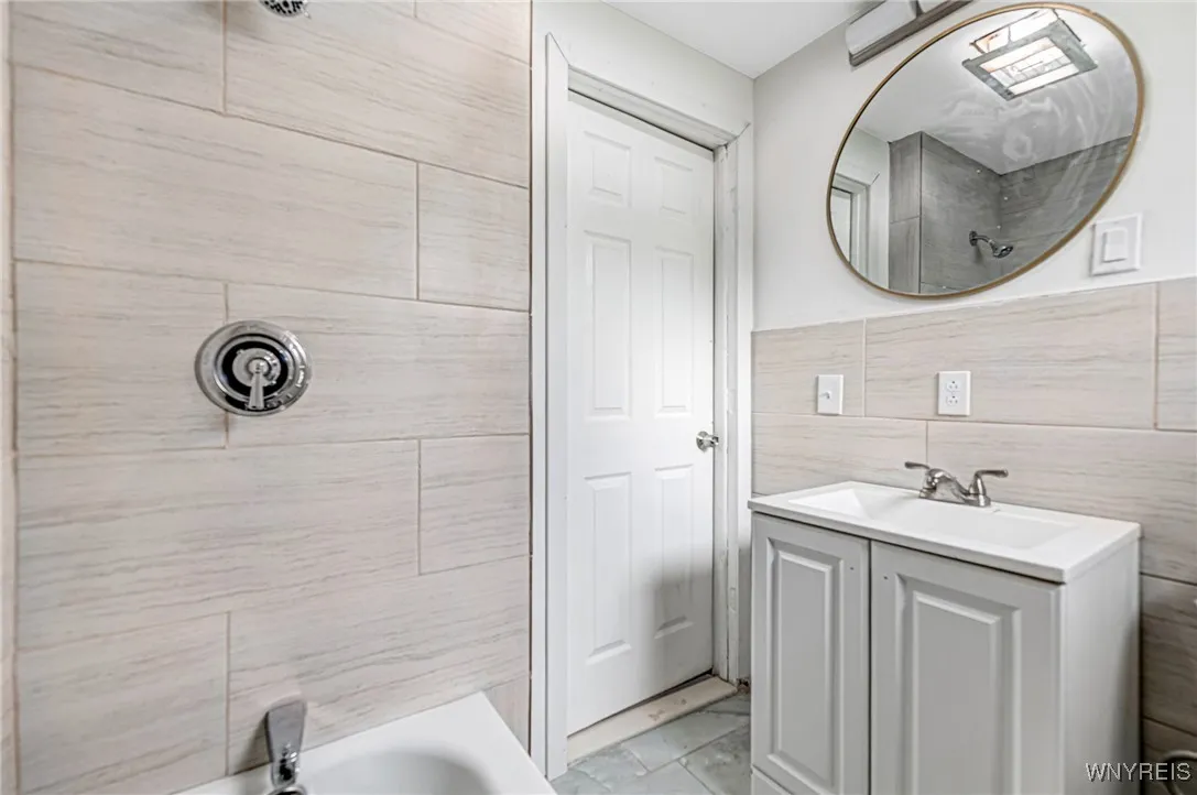 78 Alma Avenue, Buffalo, New York 14215, Buffalo, New York 14215, 5 Bedrooms Bedrooms, 8 Rooms Rooms,3 BathroomsBathrooms,Residential,For Sale,78 Alma Avenue, Buffalo, New York 14215,B1611042