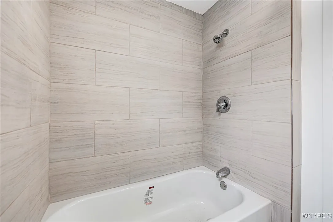 78 Alma Avenue, Buffalo, New York 14215, Buffalo, New York 14215, 5 Bedrooms Bedrooms, 8 Rooms Rooms,3 BathroomsBathrooms,Residential,For Sale,78 Alma Avenue, Buffalo, New York 14215,B1611042