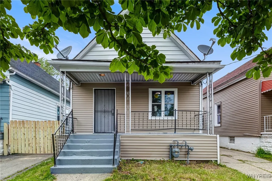 78 Alma Avenue, Buffalo, New York 14215, Buffalo, New York 14215, 5 Bedrooms Bedrooms, 8 Rooms Rooms,3 BathroomsBathrooms,Residential,For Sale,78 Alma Avenue, Buffalo, New York 14215,B1611042