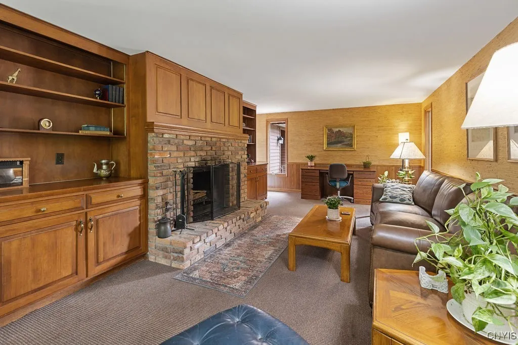 4962 Tall Oaks Drive, Manlius, New York 13066, Manlius, New York 13066, 5 Bedrooms Bedrooms, 10 Rooms Rooms,3 BathroomsBathrooms,Residential,For Sale,4962 Tall Oaks Drive, Manlius, New York 13066,S1609975
