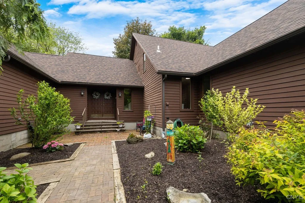 4962 Tall Oaks Drive, Manlius, New York 13066, Manlius, New York 13066, 5 Bedrooms Bedrooms, 10 Rooms Rooms,3 BathroomsBathrooms,Residential,For Sale,4962 Tall Oaks Drive, Manlius, New York 13066,S1609975