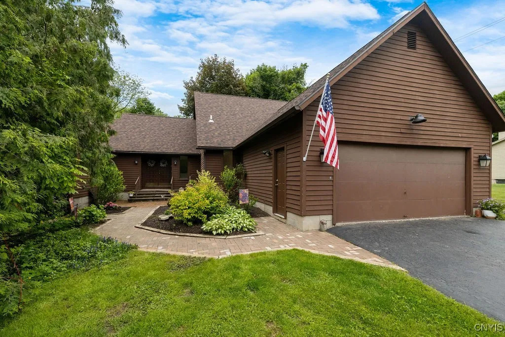 4962 Tall Oaks Drive, Manlius, New York 13066, Manlius, New York 13066, 5 Bedrooms Bedrooms, 10 Rooms Rooms,3 BathroomsBathrooms,Residential,For Sale,4962 Tall Oaks Drive, Manlius, New York 13066,S1609975