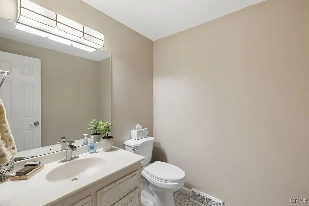 4962 Tall Oaks Drive, Manlius, New York 13066, Manlius, New York 13066, 5 Bedrooms Bedrooms, 10 Rooms Rooms,3 BathroomsBathrooms,Residential,For Sale,4962 Tall Oaks Drive, Manlius, New York 13066,S1609975