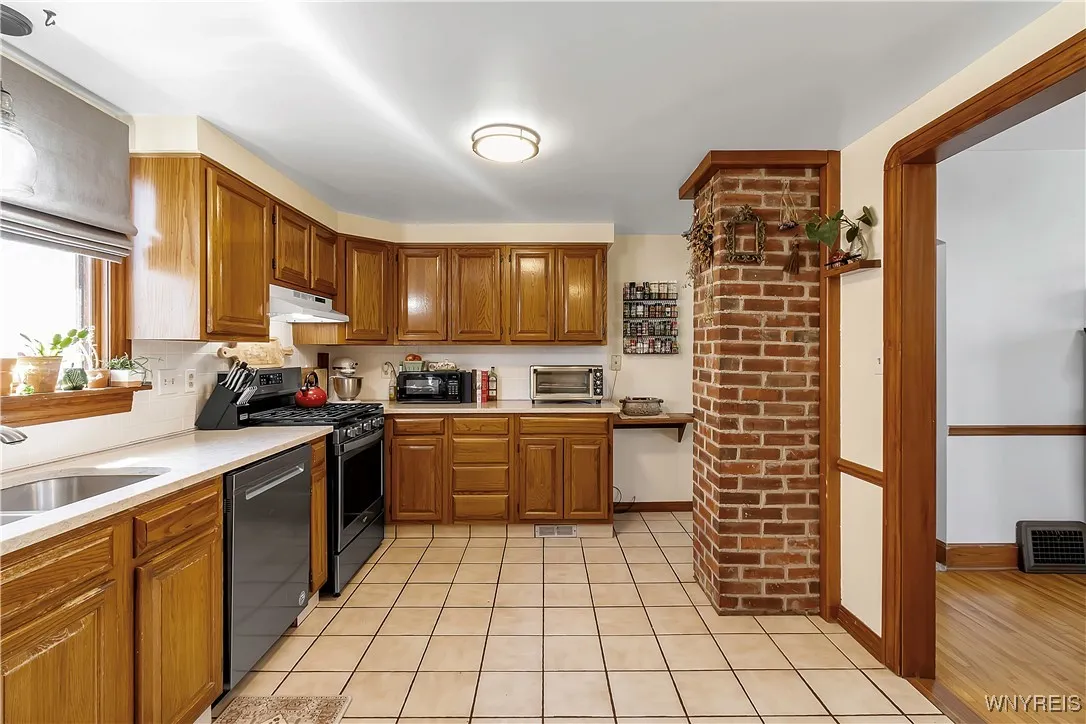 220 Fairfield Avenue, Tonawanda-town, New York 142, Tonawanda, New York 14223, 3 Bedrooms Bedrooms, 6 Rooms Rooms,1 BathroomBathrooms,Residential,Closed,220 Fairfield Avenue, Tonawanda-town, New York 142,B1610309