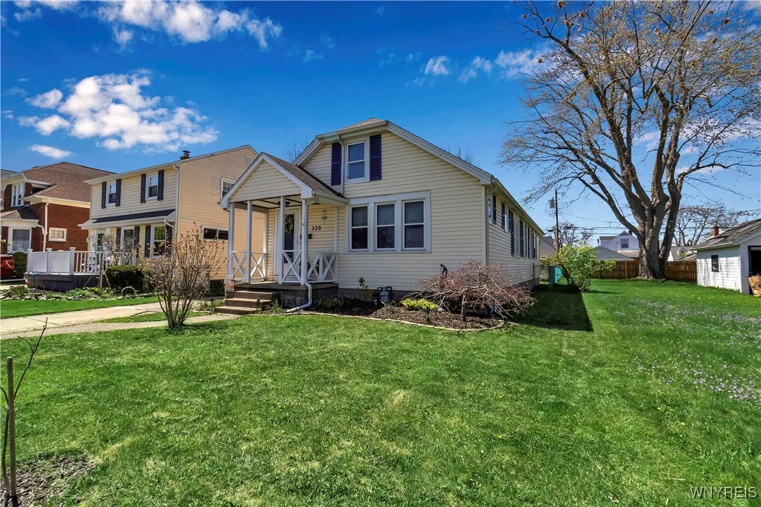 220 Fairfield Avenue, Tonawanda-town, New York 142, Tonawanda, New York 14223, 3 Bedrooms Bedrooms, 6 Rooms Rooms,1 BathroomBathrooms,Residential,Closed,220 Fairfield Avenue, Tonawanda-town, New York 142,B1610309