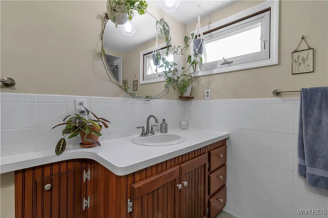 220 Fairfield Avenue, Tonawanda-town, New York 142, Tonawanda, New York 14223, 3 Bedrooms Bedrooms, 6 Rooms Rooms,1 BathroomBathrooms,Residential,Closed,220 Fairfield Avenue, Tonawanda-town, New York 142,B1610309