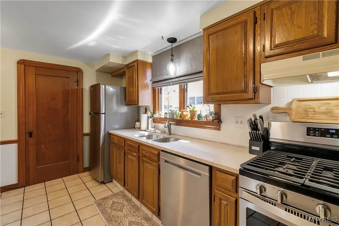 220 Fairfield Avenue, Tonawanda-town, New York 142, Tonawanda, New York 14223, 3 Bedrooms Bedrooms, 6 Rooms Rooms,1 BathroomBathrooms,Residential,Closed,220 Fairfield Avenue, Tonawanda-town, New York 142,B1610309