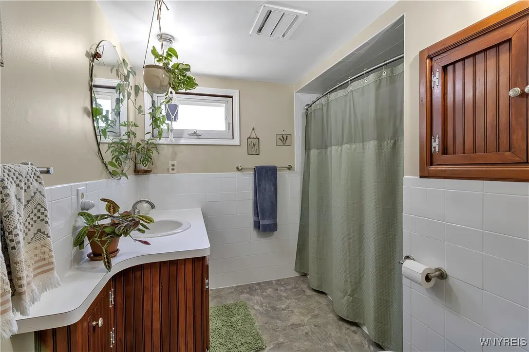 220 Fairfield Avenue, Tonawanda-town, New York 142, Tonawanda, New York 14223, 3 Bedrooms Bedrooms, 6 Rooms Rooms,1 BathroomBathrooms,Residential,Closed,220 Fairfield Avenue, Tonawanda-town, New York 142,B1610309