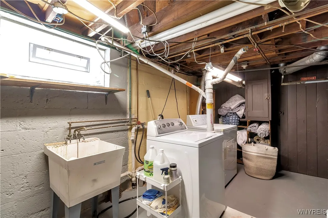 220 Fairfield Avenue, Tonawanda-town, New York 142, Tonawanda, New York 14223, 3 Bedrooms Bedrooms, 6 Rooms Rooms,1 BathroomBathrooms,Residential,Closed,220 Fairfield Avenue, Tonawanda-town, New York 142,B1610309