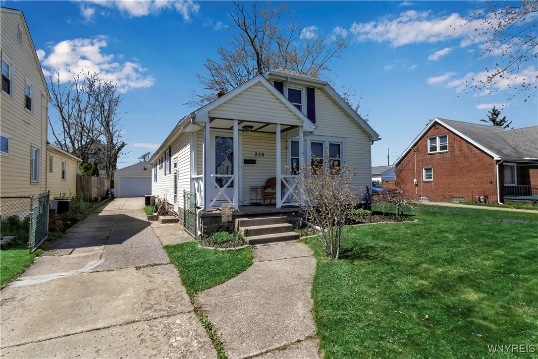 220 Fairfield Avenue, Tonawanda-town, New York 142, Tonawanda, New York 14223, 3 Bedrooms Bedrooms, 6 Rooms Rooms,1 BathroomBathrooms,Residential,Closed,220 Fairfield Avenue, Tonawanda-town, New York 142,B1610309