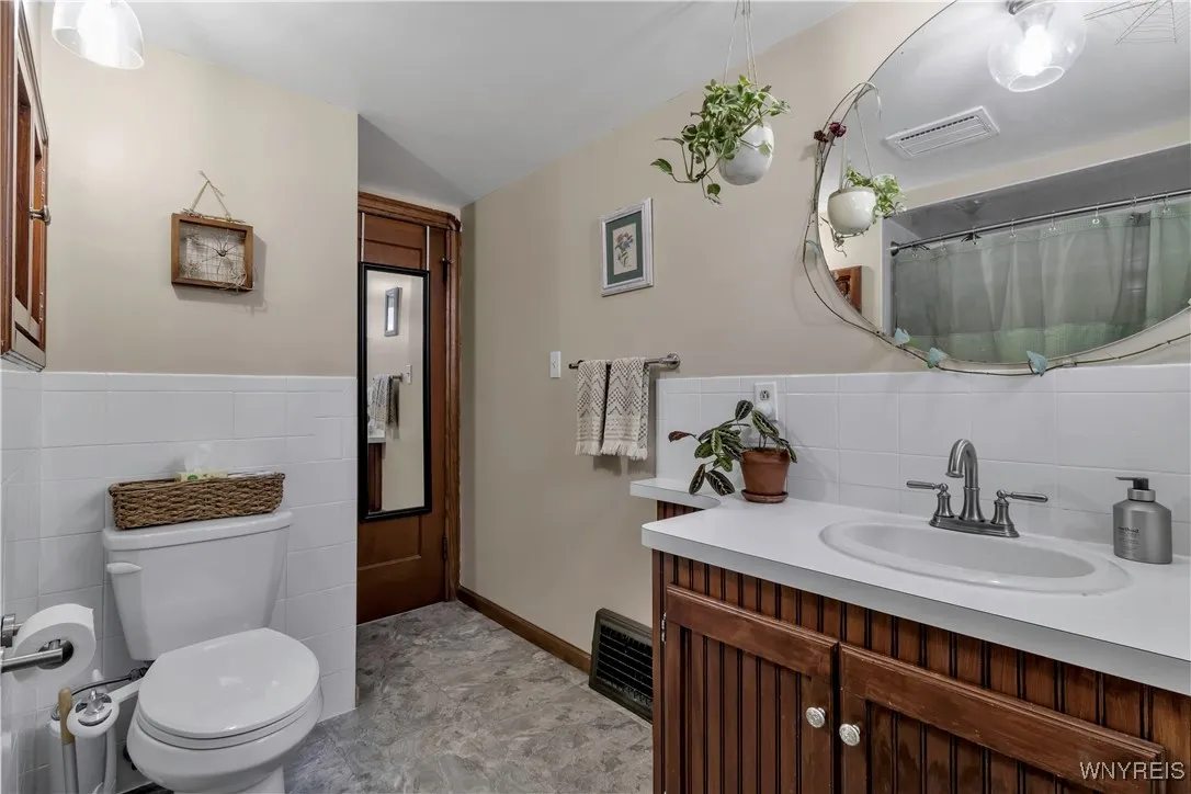 220 Fairfield Avenue, Tonawanda-town, New York 142, Tonawanda, New York 14223, 3 Bedrooms Bedrooms, 6 Rooms Rooms,1 BathroomBathrooms,Residential,Closed,220 Fairfield Avenue, Tonawanda-town, New York 142,B1610309