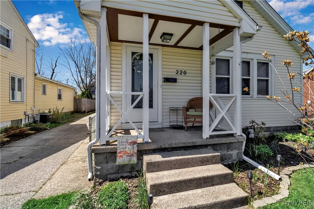 220 Fairfield Avenue, Tonawanda-town, New York 142, Tonawanda, New York 14223, 3 Bedrooms Bedrooms, 6 Rooms Rooms,1 BathroomBathrooms,Residential,Closed,220 Fairfield Avenue, Tonawanda-town, New York 142,B1610309