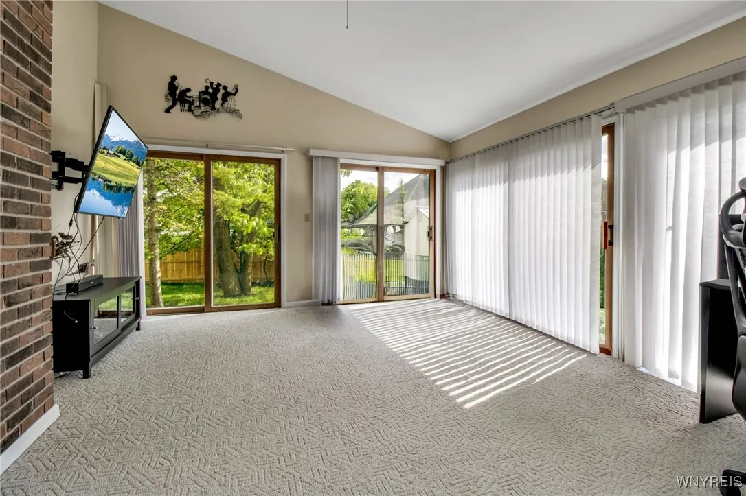 8395 Black Walnut Drive, Clarence, New York 14051, Clarence, New York 14051, 4 Bedrooms Bedrooms, 12 Rooms Rooms,3 BathroomsBathrooms,Residential,Closed,8395 Black Walnut Drive, Clarence, New York 14051,0,B1608572
