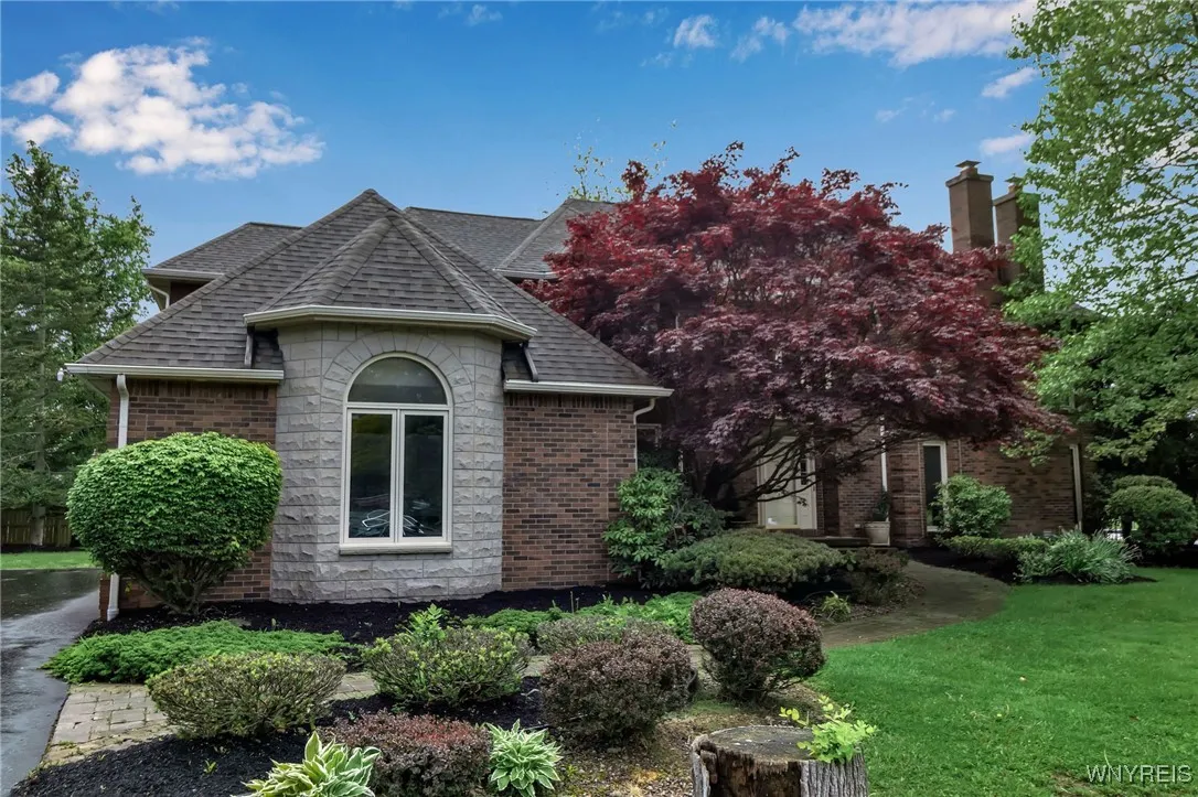 8395 Black Walnut Drive, Clarence, New York 14051, Clarence, New York 14051, 4 Bedrooms Bedrooms, 12 Rooms Rooms,3 BathroomsBathrooms,Residential,Closed,8395 Black Walnut Drive, Clarence, New York 14051,0,B1608572