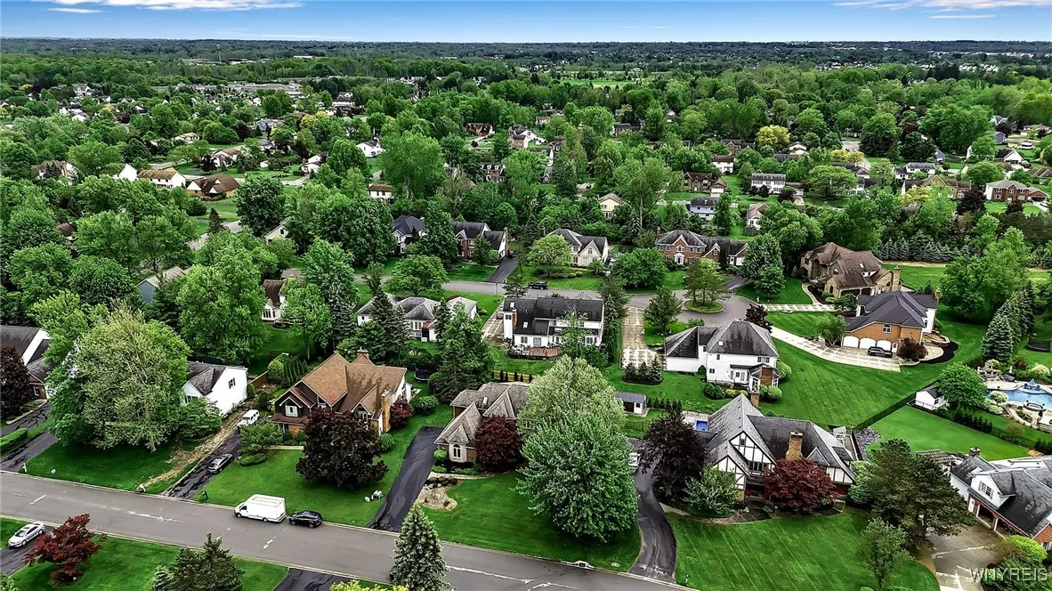 8395 Black Walnut Drive, Clarence, New York 14051, Clarence, New York 14051, 4 Bedrooms Bedrooms, 12 Rooms Rooms,3 BathroomsBathrooms,Residential,Closed,8395 Black Walnut Drive, Clarence, New York 14051,0,B1608572