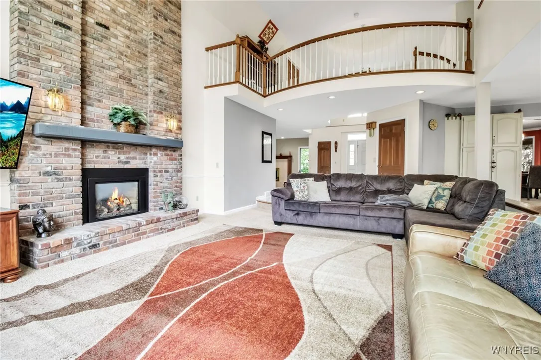 8395 Black Walnut Drive, Clarence, New York 14051, Clarence, New York 14051, 4 Bedrooms Bedrooms, 12 Rooms Rooms,3 BathroomsBathrooms,Residential,Closed,8395 Black Walnut Drive, Clarence, New York 14051,0,B1608572