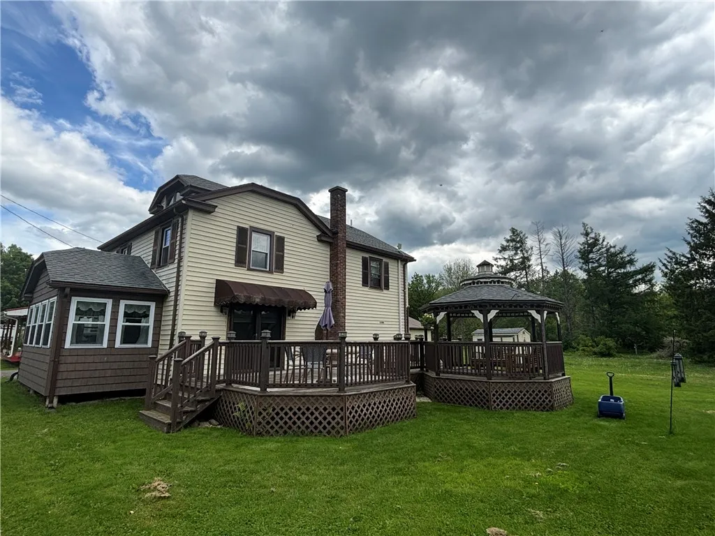 120 Mill Street, Horseheads, New York 14816, Horseheads, New York 14816, 3 Bedrooms Bedrooms, 9 Rooms Rooms,1 BathroomBathrooms,Residential,Closed,120 Mill Street, Horseheads, New York 14816,0,R1610928