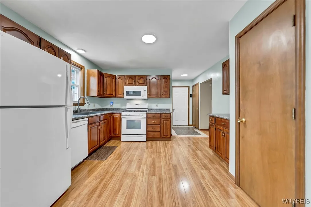 80 East Avenue, Attica, New York 14011, Attica, New York 14011, 3 Bedrooms Bedrooms, 7 Rooms Rooms,2 BathroomsBathrooms,Residential,Closed,80 East Avenue, Attica, New York 14011,0,B1610470