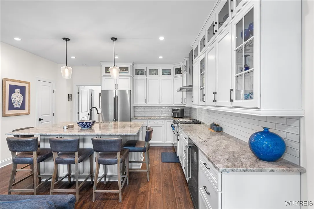 107 California Drive G, Amherst, New York 14221, Amherst, New York 14221, 3 Bedrooms Bedrooms, 6 Rooms Rooms,3 BathroomsBathrooms,Residential,For Sale,107 California Drive G, Amherst, New York 14221,B1611034