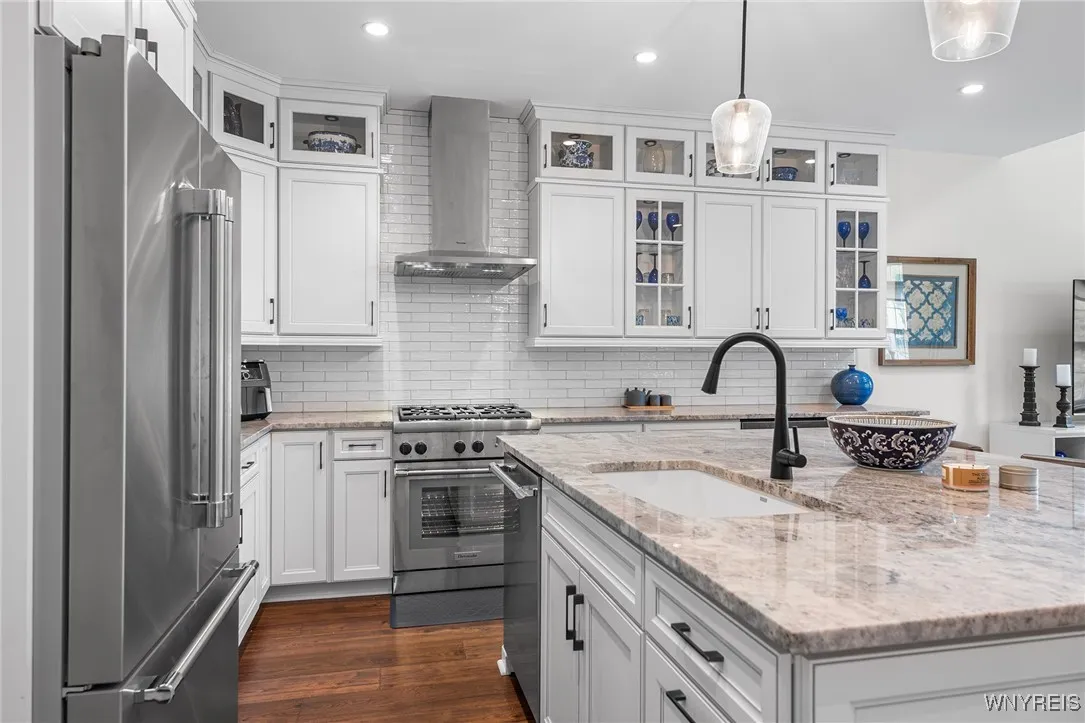 107 California Drive G, Amherst, New York 14221, Amherst, New York 14221, 3 Bedrooms Bedrooms, 6 Rooms Rooms,3 BathroomsBathrooms,Residential,For Sale,107 California Drive G, Amherst, New York 14221,B1611034