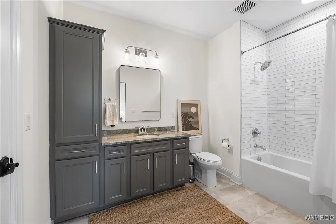 107 California Drive G, Amherst, New York 14221, Amherst, New York 14221, 3 Bedrooms Bedrooms, 6 Rooms Rooms,3 BathroomsBathrooms,Residential,For Sale,107 California Drive G, Amherst, New York 14221,B1611034