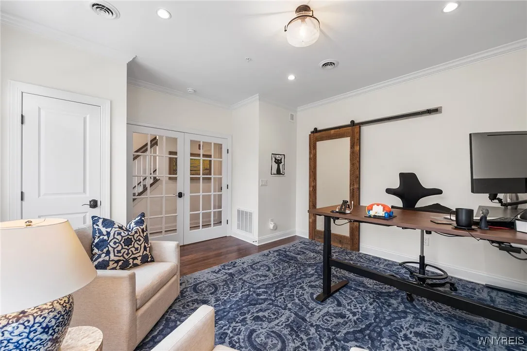 107 California Drive G, Amherst, New York 14221, Amherst, New York 14221, 3 Bedrooms Bedrooms, 6 Rooms Rooms,3 BathroomsBathrooms,Residential,For Sale,107 California Drive G, Amherst, New York 14221,B1611034