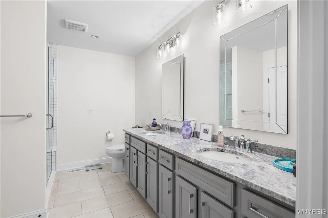 107 California Drive G, Amherst, New York 14221, Amherst, New York 14221, 3 Bedrooms Bedrooms, 6 Rooms Rooms,3 BathroomsBathrooms,Residential,For Sale,107 California Drive G, Amherst, New York 14221,B1611034