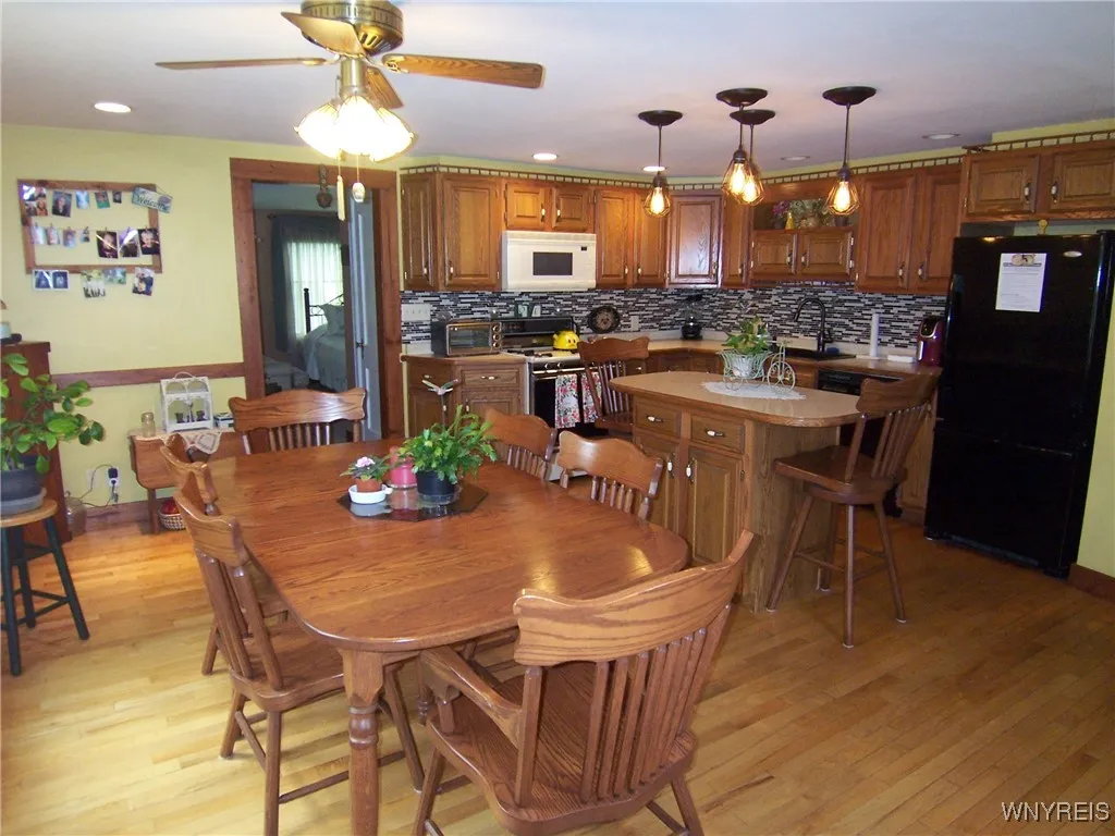 8330 Greiner Road, Clarence, New York 14221, Clarence, New York 14221, 3 Bedrooms Bedrooms, 6 Rooms Rooms,2 BathroomsBathrooms,Residential,Closed,8330 Greiner Road, Clarence, New York 14221,B1611125