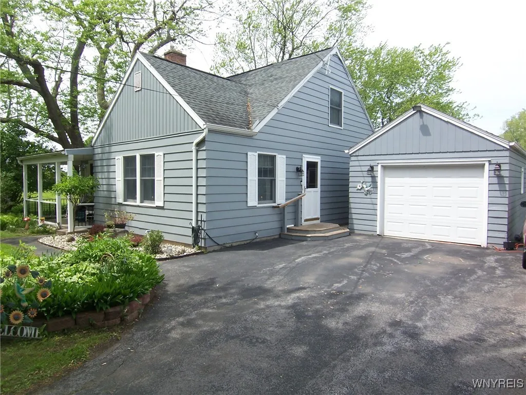 8330 Greiner Road, Clarence, New York 14221, Clarence, New York 14221, 3 Bedrooms Bedrooms, 6 Rooms Rooms,2 BathroomsBathrooms,Residential,Closed,8330 Greiner Road, Clarence, New York 14221,B1611125
