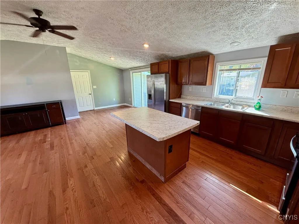 114 Grandy Drive, Salina, New York 13088, Salina, New York 13088, 3 Bedrooms Bedrooms, 4 Rooms Rooms,1 BathroomBathrooms,Residential Lease,Closed,114 Grandy Drive, Salina, New York 13088,S1611157
