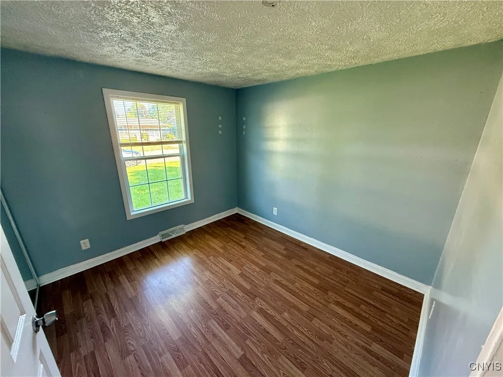 114 Grandy Drive, Salina, New York 13088, Salina, New York 13088, 3 Bedrooms Bedrooms, 4 Rooms Rooms,1 BathroomBathrooms,Residential Lease,Closed,114 Grandy Drive, Salina, New York 13088,S1611157