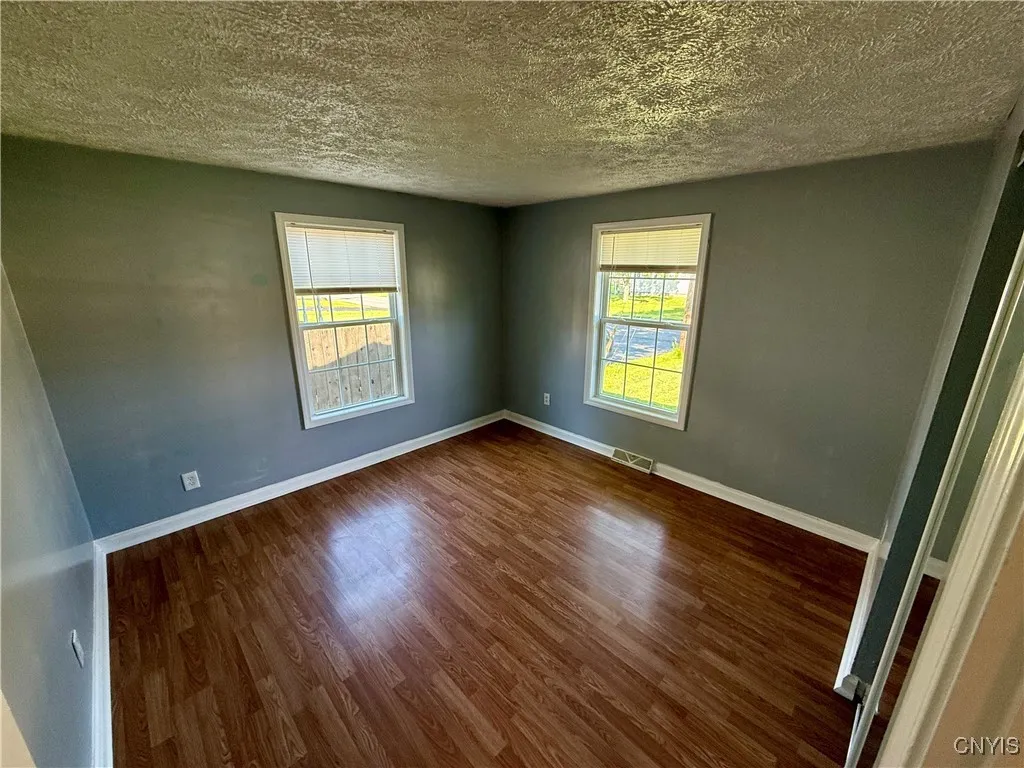 114 Grandy Drive, Salina, New York 13088, Salina, New York 13088, 3 Bedrooms Bedrooms, 4 Rooms Rooms,1 BathroomBathrooms,Residential Lease,Closed,114 Grandy Drive, Salina, New York 13088,S1611157