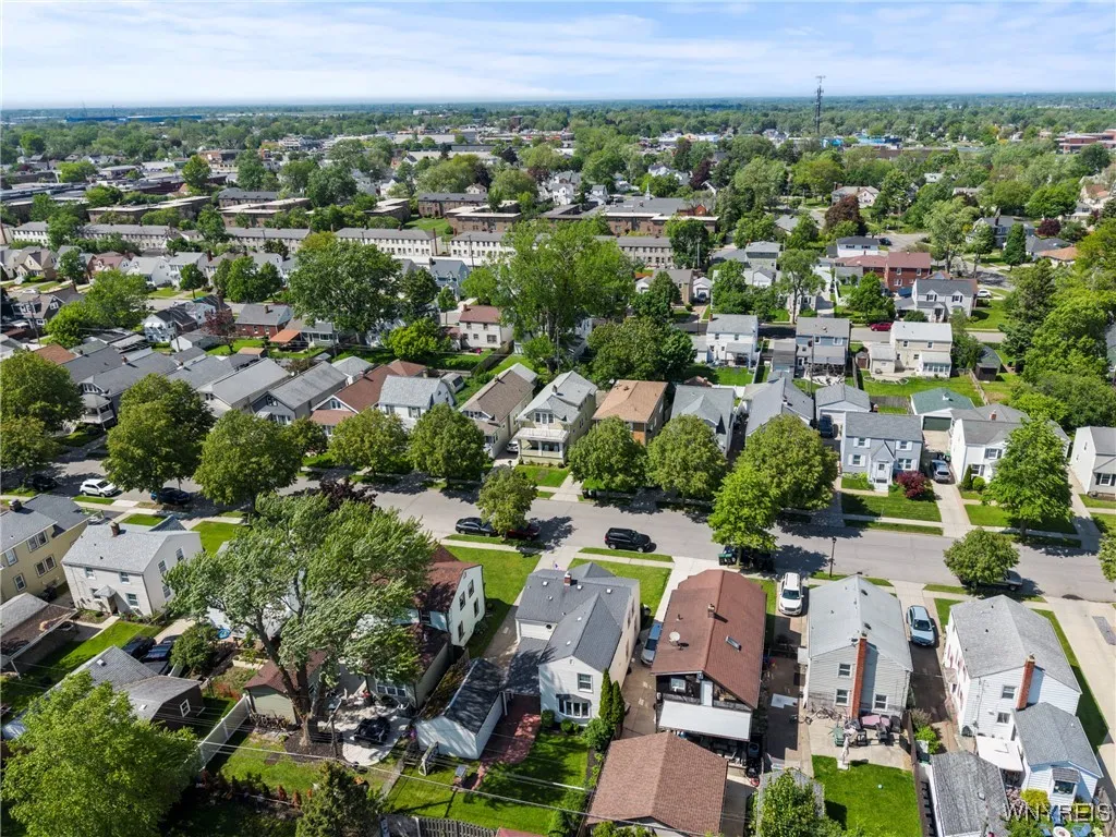 111 Legion Drive, Tonawanda-town, New York 14217, Tonawanda, New York 14217, 4 Bedrooms Bedrooms, 8 Rooms Rooms,1 BathroomBathrooms,Residential,Closed,111 Legion Drive, Tonawanda-town, New York 14217,B1611222