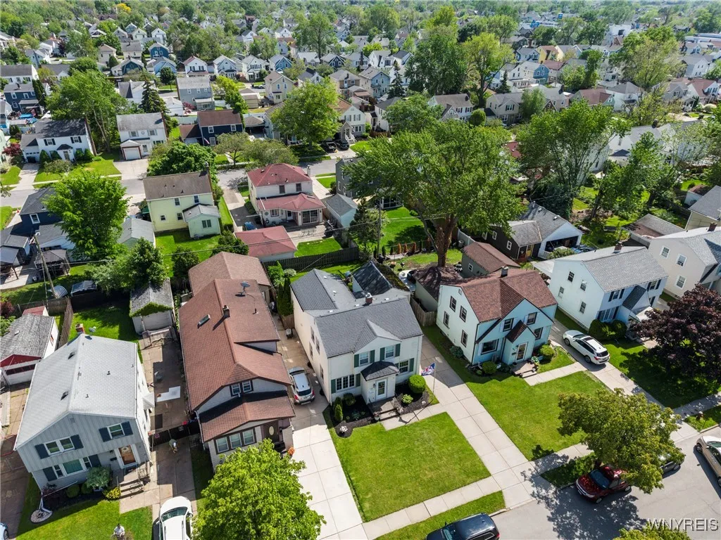 111 Legion Drive, Tonawanda-town, New York 14217, Tonawanda, New York 14217, 4 Bedrooms Bedrooms, 8 Rooms Rooms,1 BathroomBathrooms,Residential,Closed,111 Legion Drive, Tonawanda-town, New York 14217,B1611222