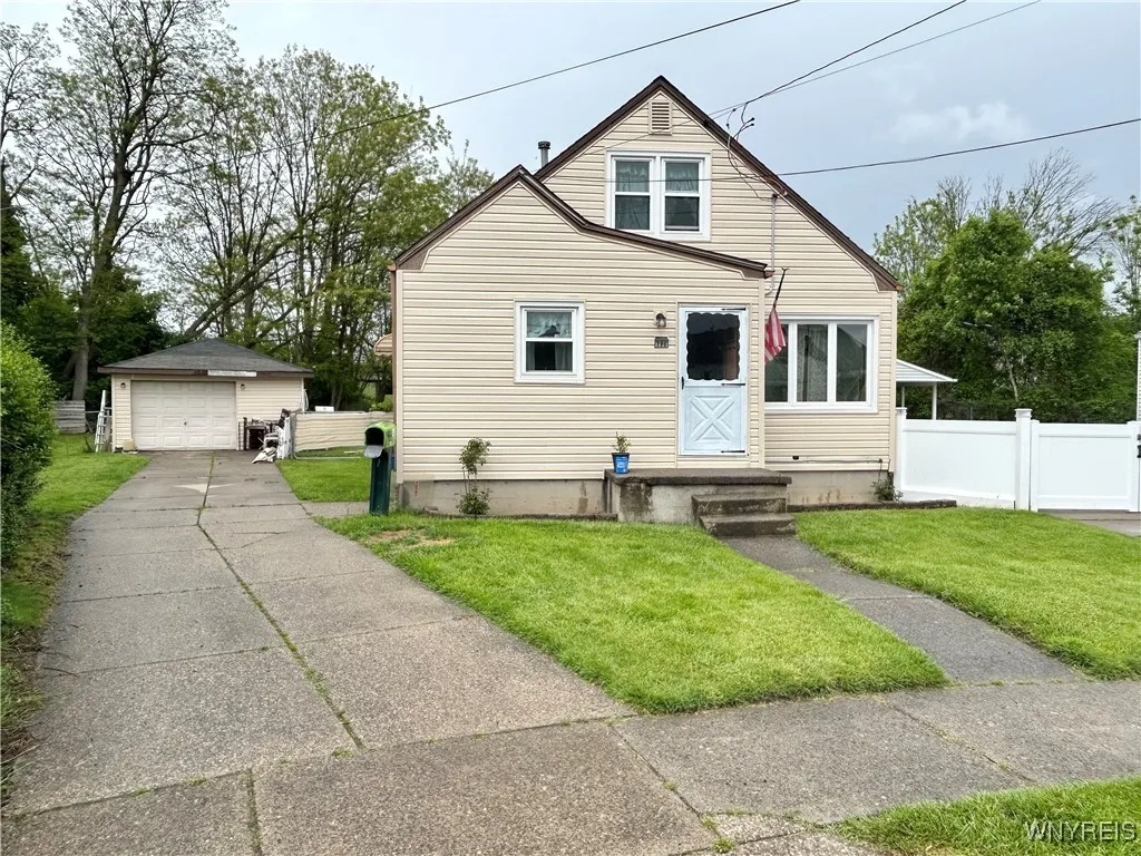 396 Weimar Street, Buffalo, New York 14206, Buffalo, New York 14206, 3 Bedrooms Bedrooms, 6 Rooms Rooms,1 BathroomBathrooms,Residential,Closed,396 Weimar Street, Buffalo, New York 14206,0,B1611151