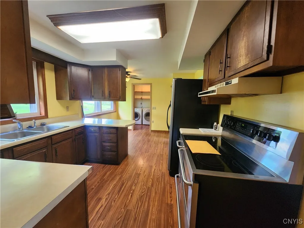 Spacious rooms and easy flow.