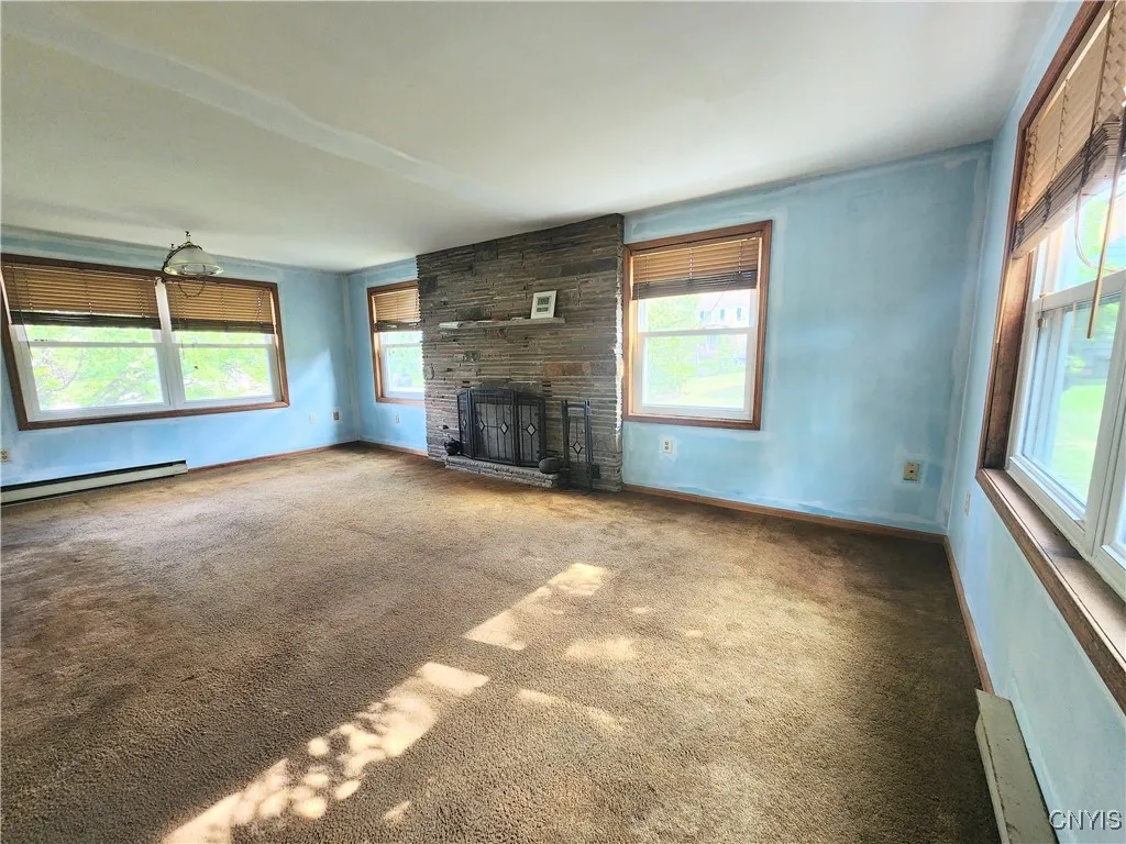 South facing windows let in abundant light