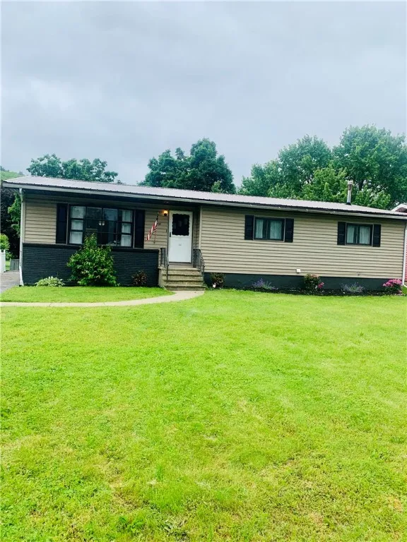 438 Hillview Avenue, Southport, New York 14904, Southport, New York 14904, 4 Bedrooms Bedrooms, 8 Rooms Rooms,2 BathroomsBathrooms,Residential,For Sale,438 Hillview Avenue, Southport, New York 14904,R1611269