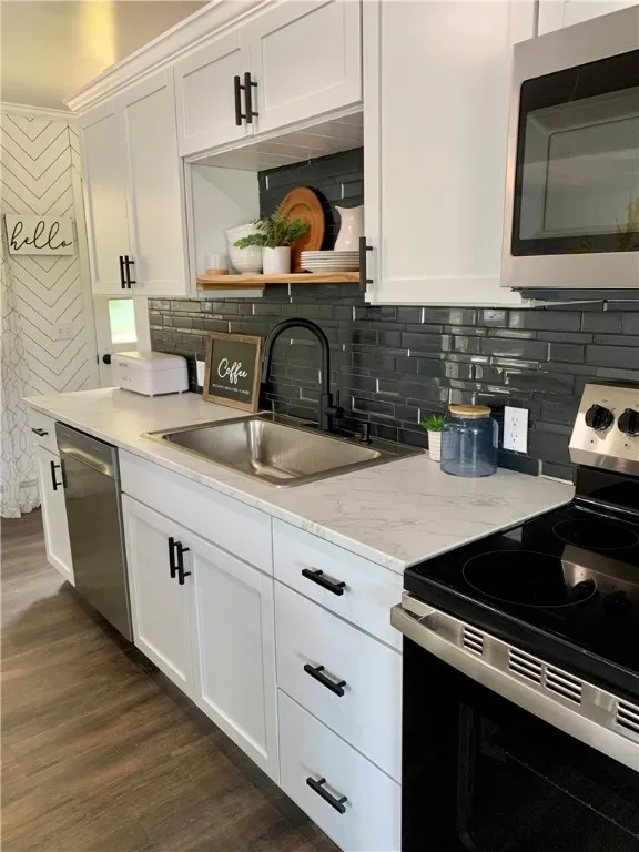 438 Hillview Avenue, Southport, New York 14904, Southport, New York 14904, 4 Bedrooms Bedrooms, 8 Rooms Rooms,2 BathroomsBathrooms,Residential,For Sale,438 Hillview Avenue, Southport, New York 14904,R1611269