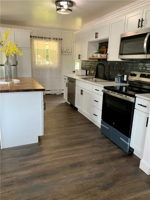 438 Hillview Avenue, Southport, New York 14904, Southport, New York 14904, 4 Bedrooms Bedrooms, 8 Rooms Rooms,2 BathroomsBathrooms,Residential,For Sale,438 Hillview Avenue, Southport, New York 14904,R1611269
