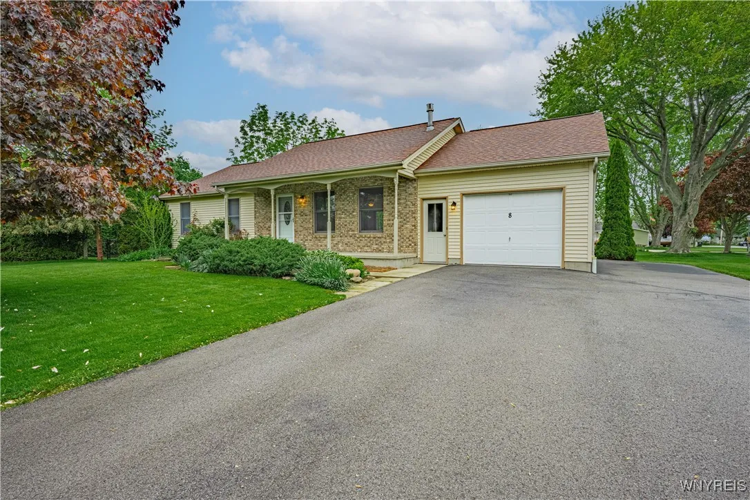8 Casewood Drive, Wilson, New York 14172, Wilson, New York 14172, 3 Bedrooms Bedrooms, 8 Rooms Rooms,2 BathroomsBathrooms,Residential,Closed,8 Casewood Drive, Wilson, New York 14172,B1611250