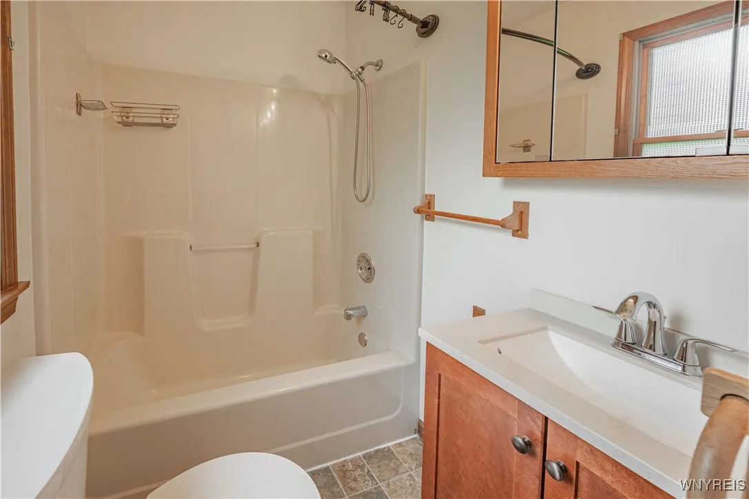 8 Casewood Drive, Wilson, New York 14172, Wilson, New York 14172, 3 Bedrooms Bedrooms, 8 Rooms Rooms,2 BathroomsBathrooms,Residential,Closed,8 Casewood Drive, Wilson, New York 14172,B1611250