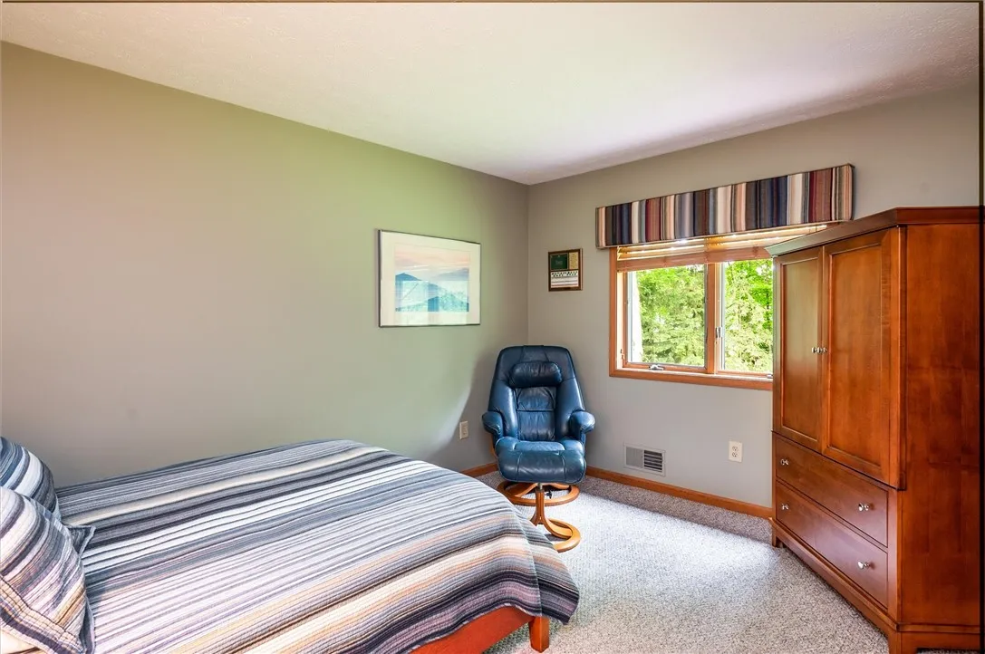 41 Pond Valley Circle, Penfield, New York 14526, Penfield, New York 14526, 3 Bedrooms Bedrooms, 7 Rooms Rooms,2 BathroomsBathrooms,Residential,Closed,41 Pond Valley Circle, Penfield, New York 14526,R1609501
