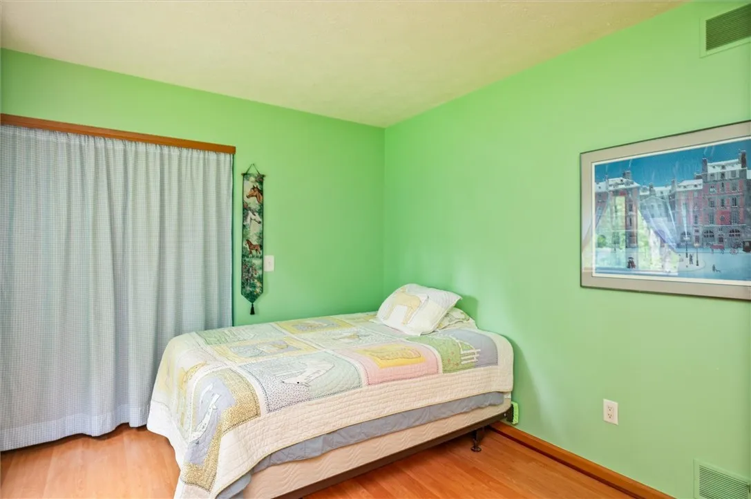 41 Pond Valley Circle, Penfield, New York 14526, Penfield, New York 14526, 3 Bedrooms Bedrooms, 7 Rooms Rooms,2 BathroomsBathrooms,Residential,Closed,41 Pond Valley Circle, Penfield, New York 14526,R1609501